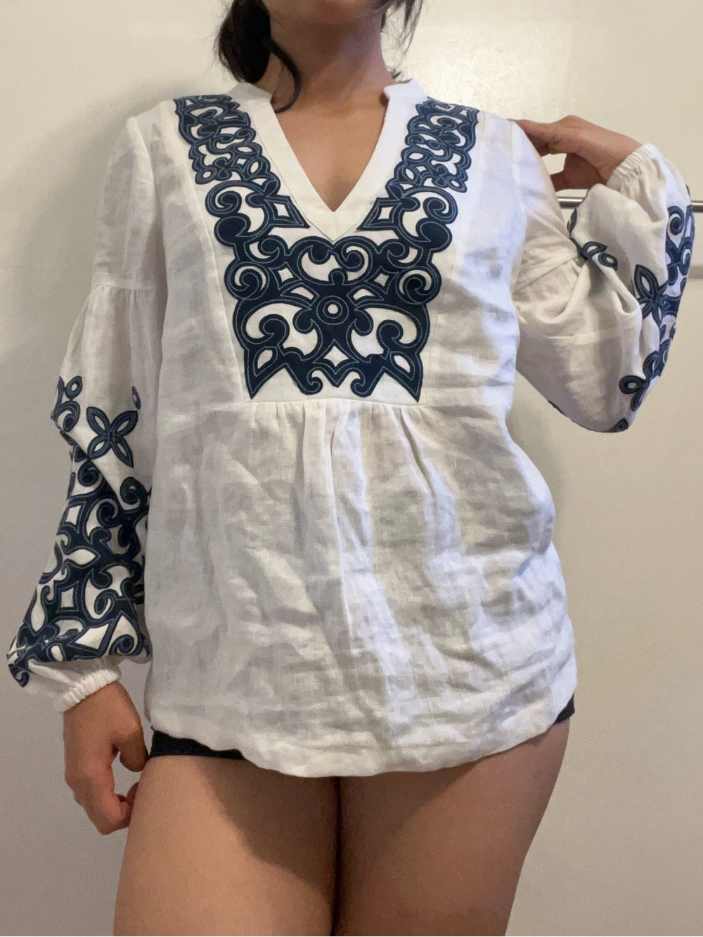 AG26 Boden Leonie Embroidered Top